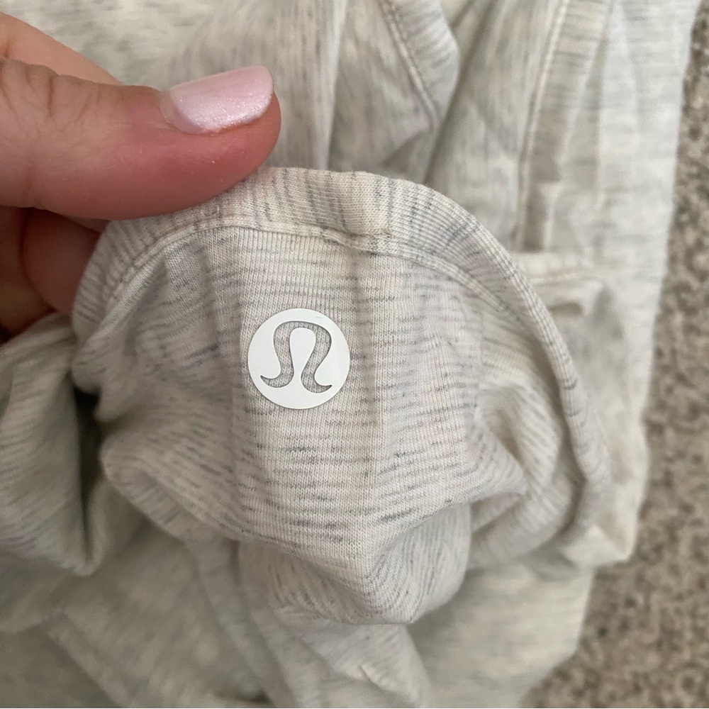 Lululemon scarf - Picture 2 of 6